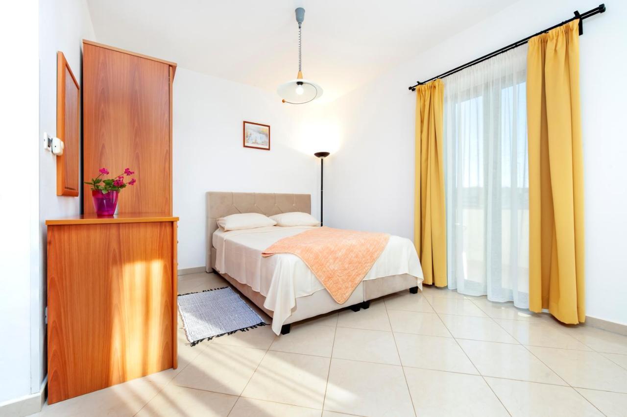 Villa Mara 罗维尼 外观 照片